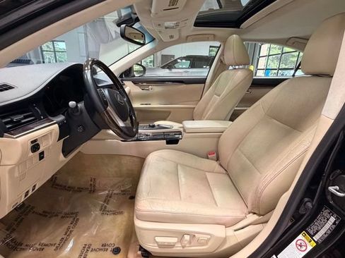 Used 2013 Lexus ES 350 w/ Luxury Pkg FWD image 18