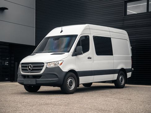 Used 2024 Mercedes-Benz Sprinter 2500 image 1