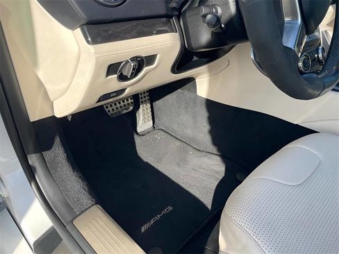 Used 2015 Mercedes-Benz SL 63 AMG image 26