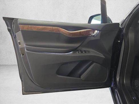 Used 2020 Tesla Model X Long Range image 27