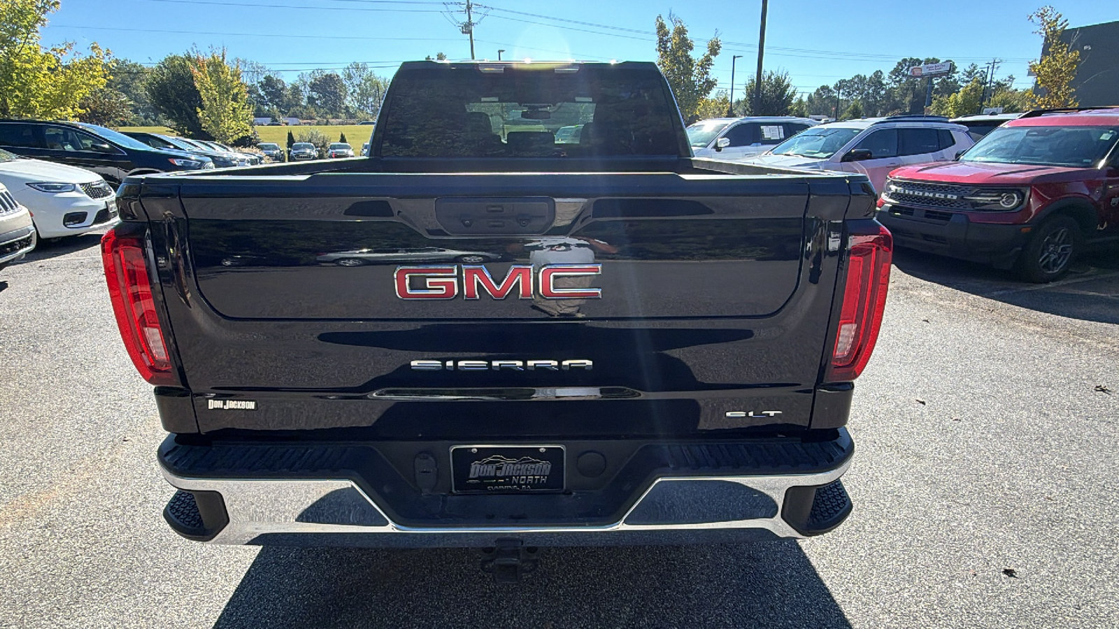 Used 2025 GMC Sierra 1500 SLT AWD/4WD image 9