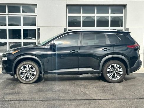 Used 2023 Nissan Rogue SV w/ SV Premium Package AWD/4WD image 3