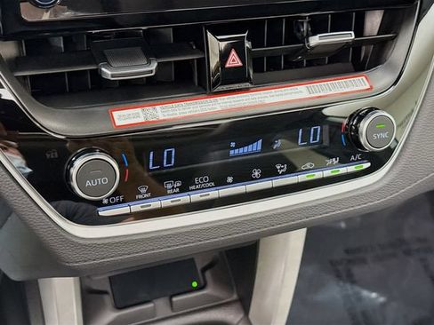 Used 2025 Toyota Corolla Cross XLE w/ Convenience Package FWD image 16