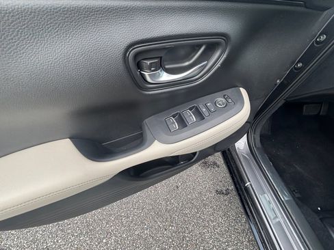 Certified 2025 Honda HR-V EX-L image 32