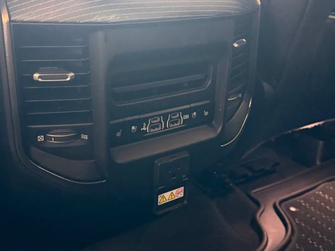 Used 2019 RAM 1500 Limited AWD/4WD image 19