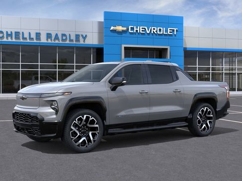 New 2025 Chevrolet Silverado EV RST image 28