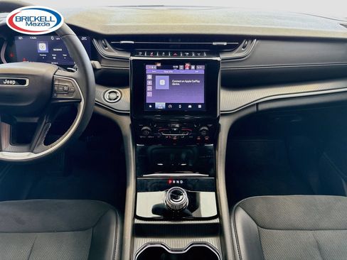 Used 2024 Jeep Grand Cherokee Altitude RWD image 19