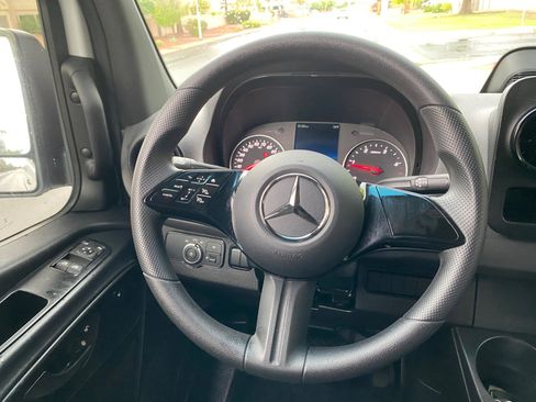 Used 2025 Mercedes-Benz Sprinter 2500 image 45