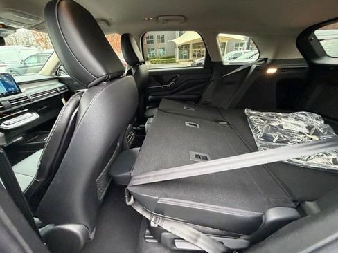 New 2026 Lincoln Corsair Premiere image 12