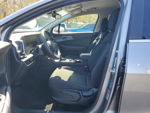 Used 2024 Kia Sportage LX image 17
