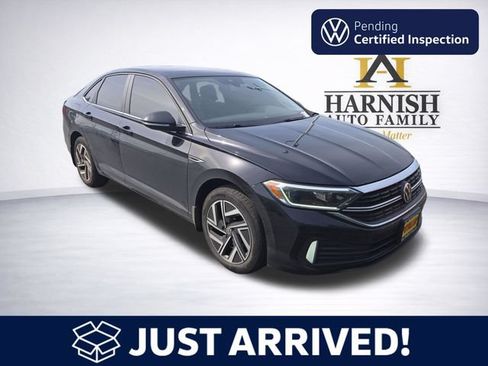 Used 2023 Volkswagen Jetta SEL FWD image 1