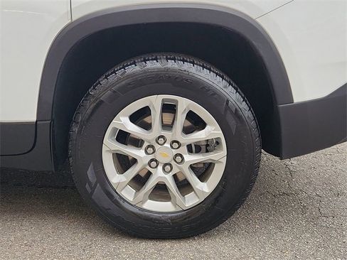 Used 2023 Chevrolet Traverse LS image 31