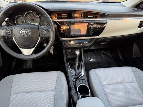 Used 2014 Toyota Corolla LE FWD image 17