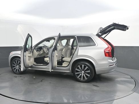 Certified 2024 Volvo XC90 B6 Plus AWD/4WD image 40