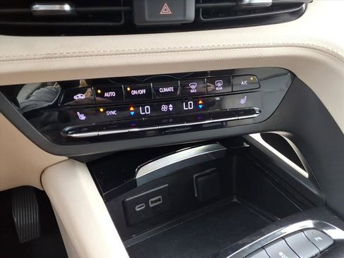 Used 2023 Buick Envision Preferred image 16