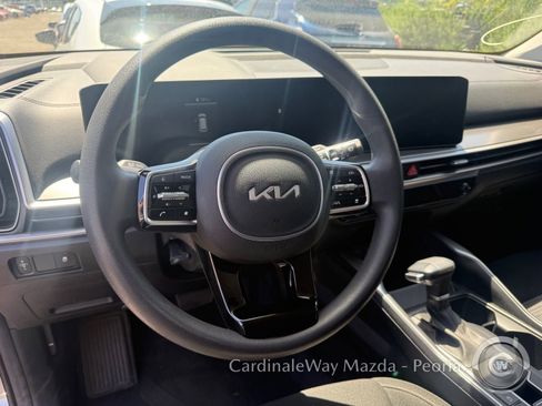 Used 2024 Kia Sorento LX image 15
