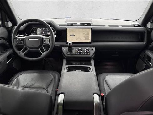 Used 2023 Land Rover Defender 130 X-Dynamic SE AWD/4WD image 18
