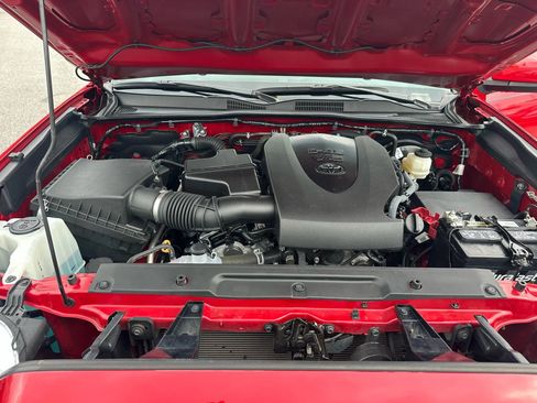 Used 2019 Toyota Tacoma SR5 image 29