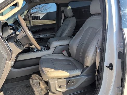 Used 2018 Ford Expedition Limited w/ Equipment Group 301A image 11