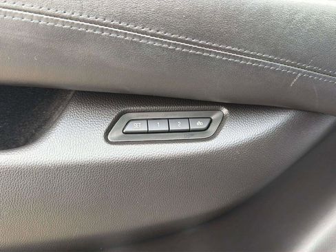 Used 2017 Cadillac Escalade Platinum AWD/4WD image 16