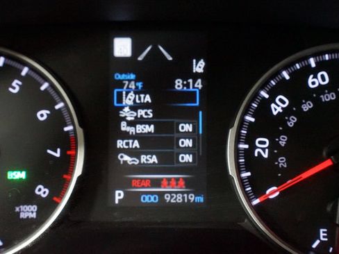 Used 2022 Toyota RAV4 XLE w/ Convenience Package FWD image 16