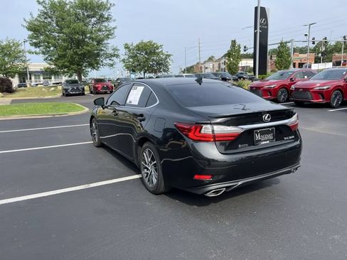 Used 2017 Lexus ES 350 w/ Luxury Package FWD image 5