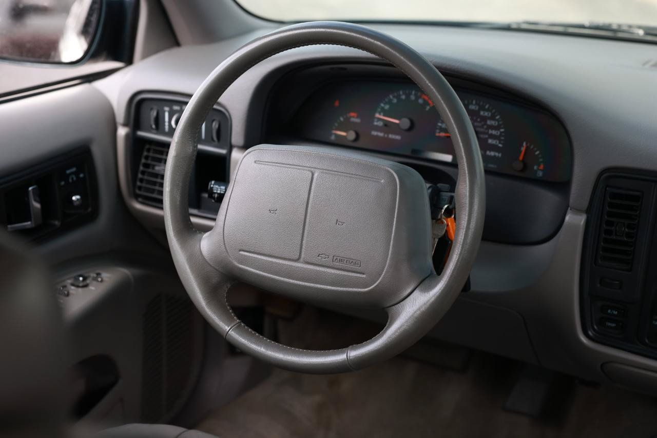 Used 1996 Chevrolet Caprice SS RWD image 30