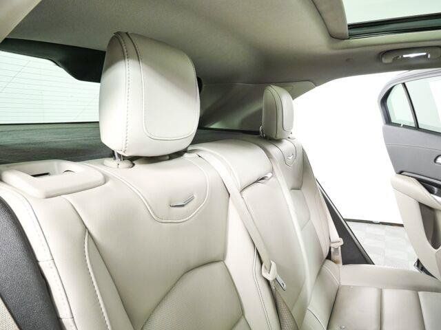 Used 2021 Cadillac XT4 Premium Luxury FWD image 21