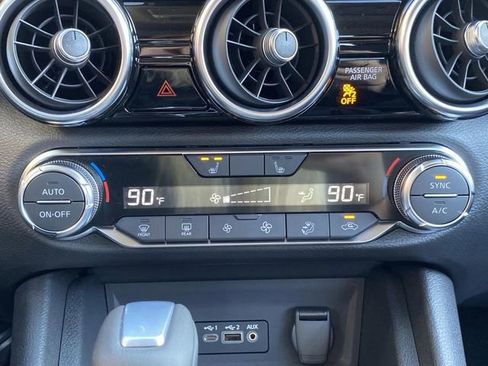 New 2025 Nissan Sentra SR image 18