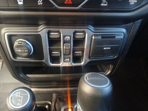 Used 2020 Jeep Gladiator Sport w/ Quick Order Package 24S image 37