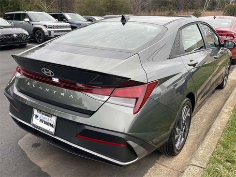 Certified 2025 Hyundai Elantra Sport image 6