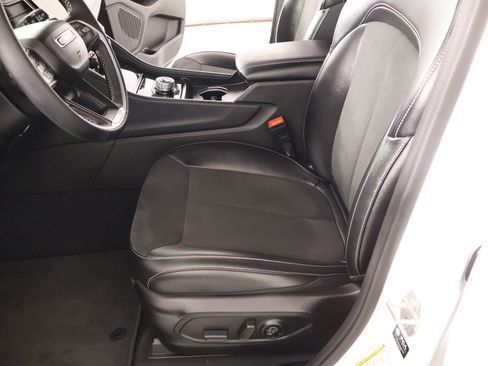 Used 2024 Jeep Grand Cherokee L Laredo RWD image 11