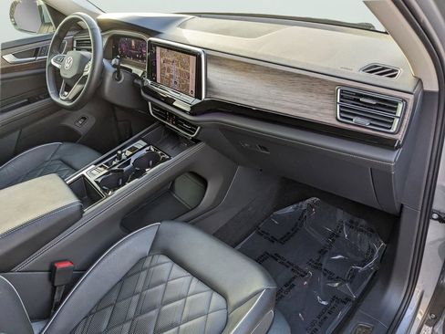Used 2025 Volkswagen Atlas SEL Premium R-Line image 14