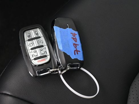 New 2026 Chrysler Pacifica Select image 18