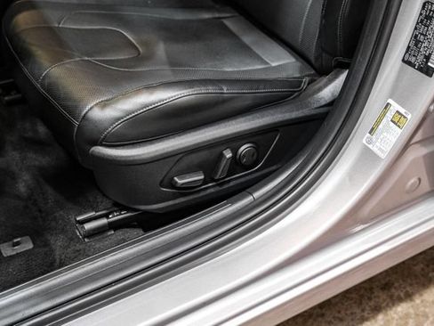 Used 2023 Hyundai Elantra Limited FWD image 37