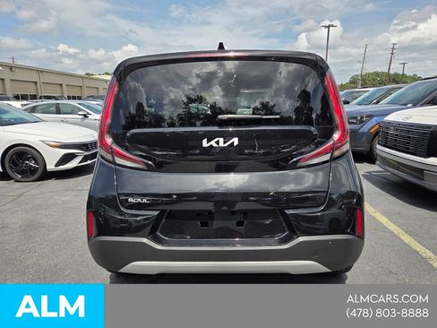Used 2025 Kia Soul LX w/ LX Technology Package FWD image 11