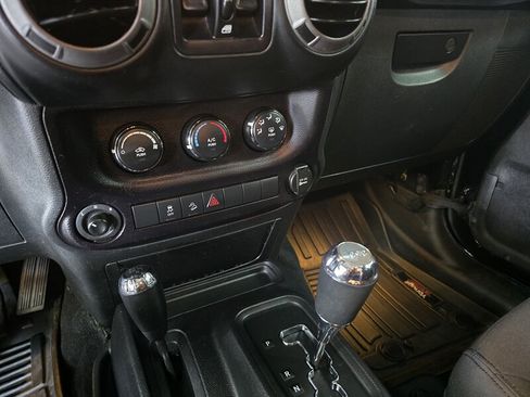 Used 2015 Jeep Wrangler Unlimited Sport w/ Power Convenience Group AWD/4WD image 25