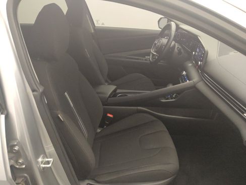 Used 2022 Hyundai Elantra SEL w/ Convenience Package FWD image 21