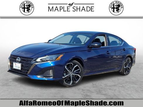 Used 2024 Nissan Altima 2.5 SR FWD image 1