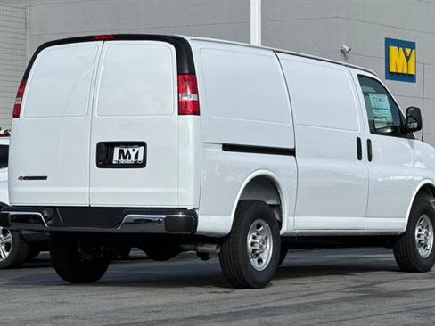 New 2025 Chevrolet Express 2500 w/ Driver Convenience Package image 4