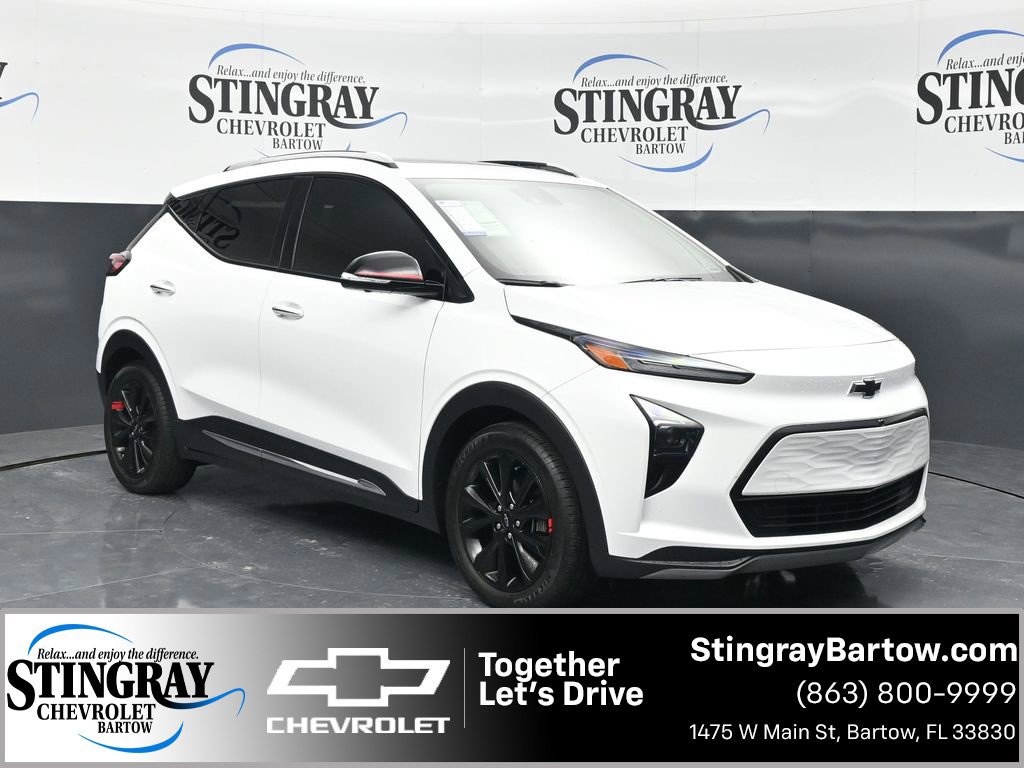 Used 2023 Chevrolet Bolt EUV Premier w/ Sun & Sound Package FWD image 1