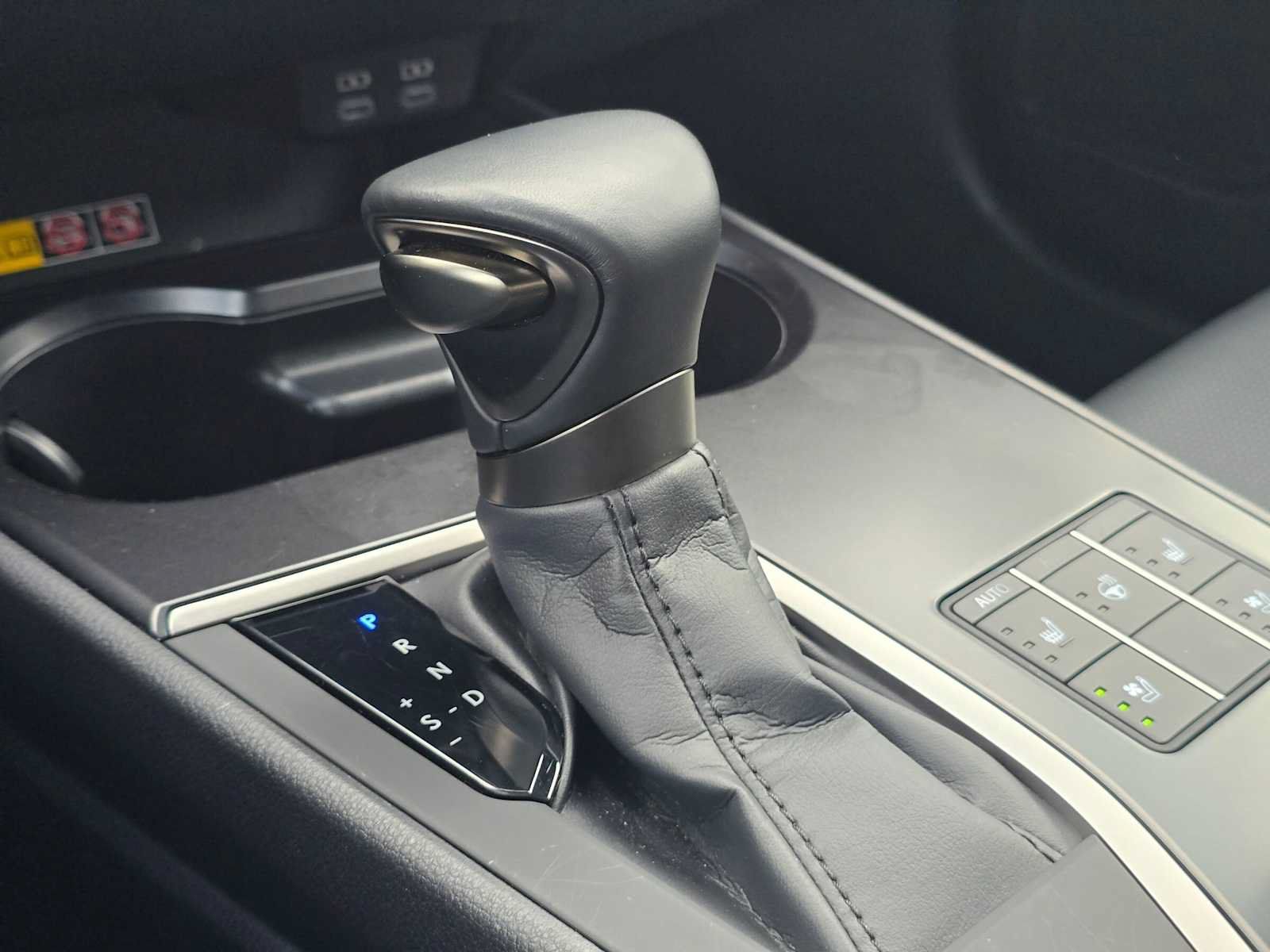 Used 2024 Lexus UX 250h F Sport AWD/4WD image 27
