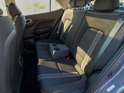 Used 2024 Hyundai Venue SEL image 25