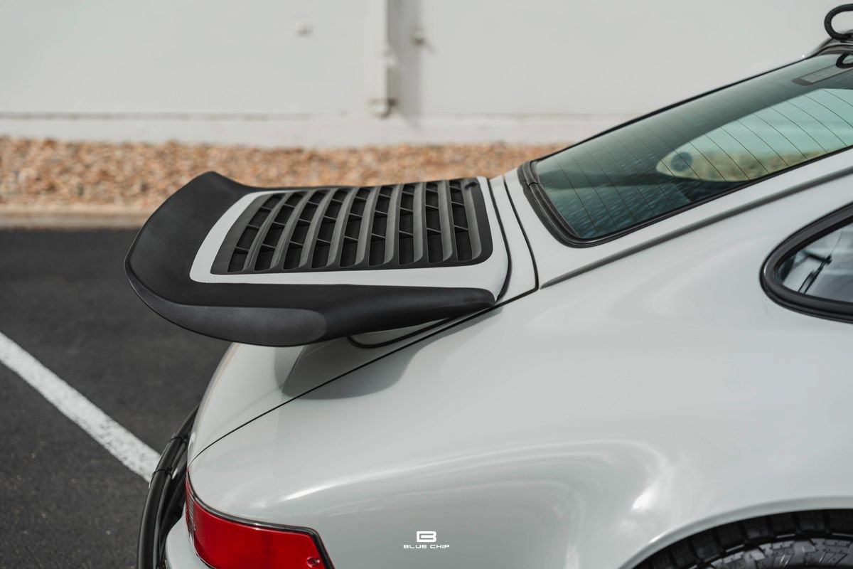 Used 1989 Porsche 911 Carrera RWD image 21