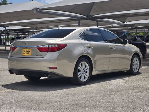 Used 2015 Lexus ES 350 w/ Premium Package FWD image 4