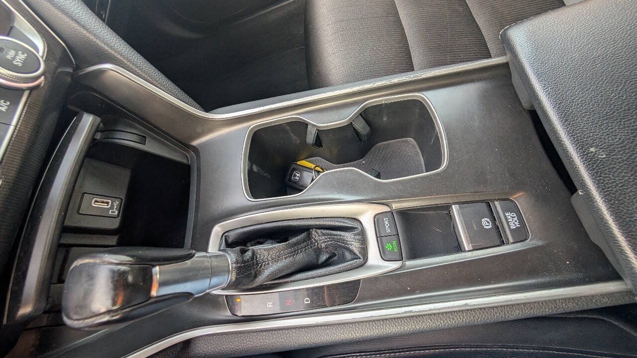 Used 2018 Honda Accord Sport image 5