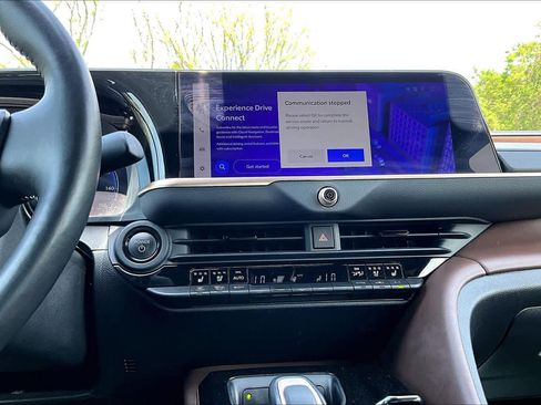 Used 2024 Toyota Crown Limited w/ Advanced Technology Package image 36