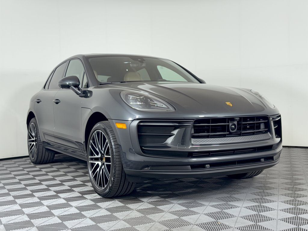 Used 2026 Porsche Macan AWD/4WD image 8
