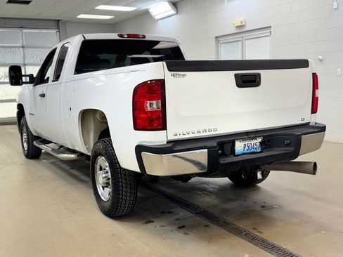 Used 2009 Chevrolet Silverado 2500 LT w/ Exterior Plus Package image 8