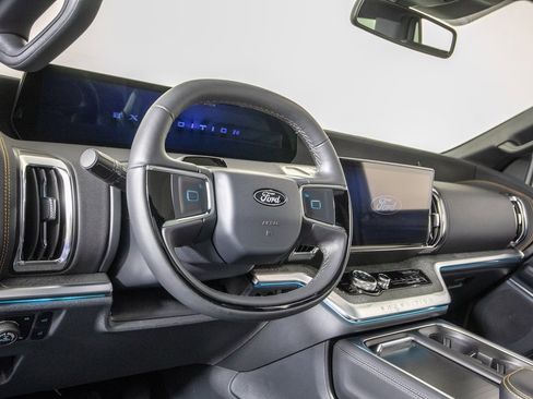 Used 2025 Ford Expedition Tremor image 19